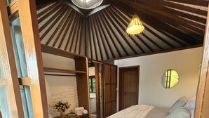 Chalet, menghadap laut