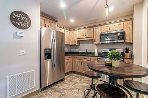Current River Retreats 1 - 2 Bedroom - Sleeps 6 - Cozy Apartment
