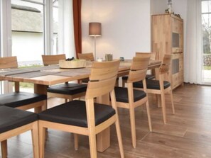 Dining - Family & Baltic Sea vacation in a thatched house - nature, sea views and a great environment (Rerik)