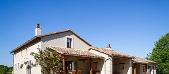 "Au Couchant" lovely gîte with private pool near a medieval village