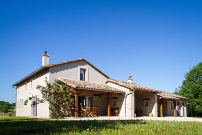 "Au Couchant" lovely gîte with private pool near a medieval village