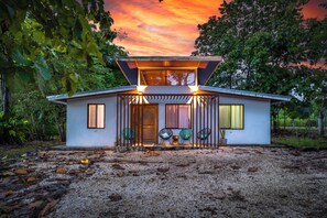 Exterior - Soothing 3-bedroom house with AC in tranquil Cabuya (Cabuya)