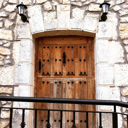 Rural House 'Gemelas Del Duratón' with Mountain Views, Private Garden, and Wi-Fi