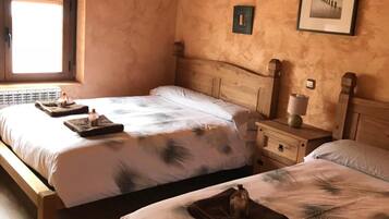 10 bedrooms, iron/ironing board, WiFi, bed sheets
