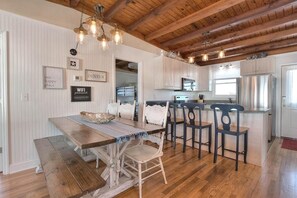 Dining - Experience oceanfront luxury at The Blue Fiddler in Oak Island, perfect for 10 guests! (Oak Island)