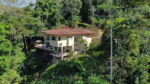 Exterior - Tranquil 3-bedroom villa with Private Pool, AC in Tarcoles (Tarcoles)