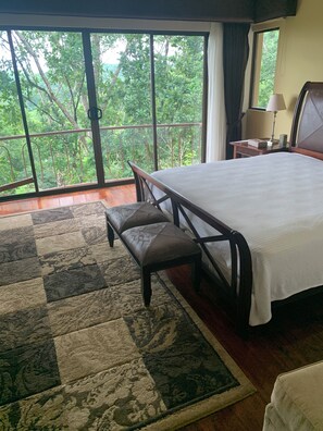 Room - Tranquil 3-bedroom villa with Private Pool, AC in Tarcoles (Tarcoles)