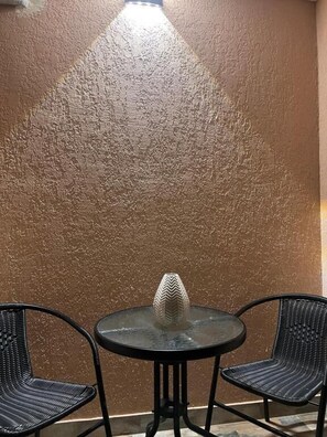 舒适套房, 花园景观 | 室外用餐