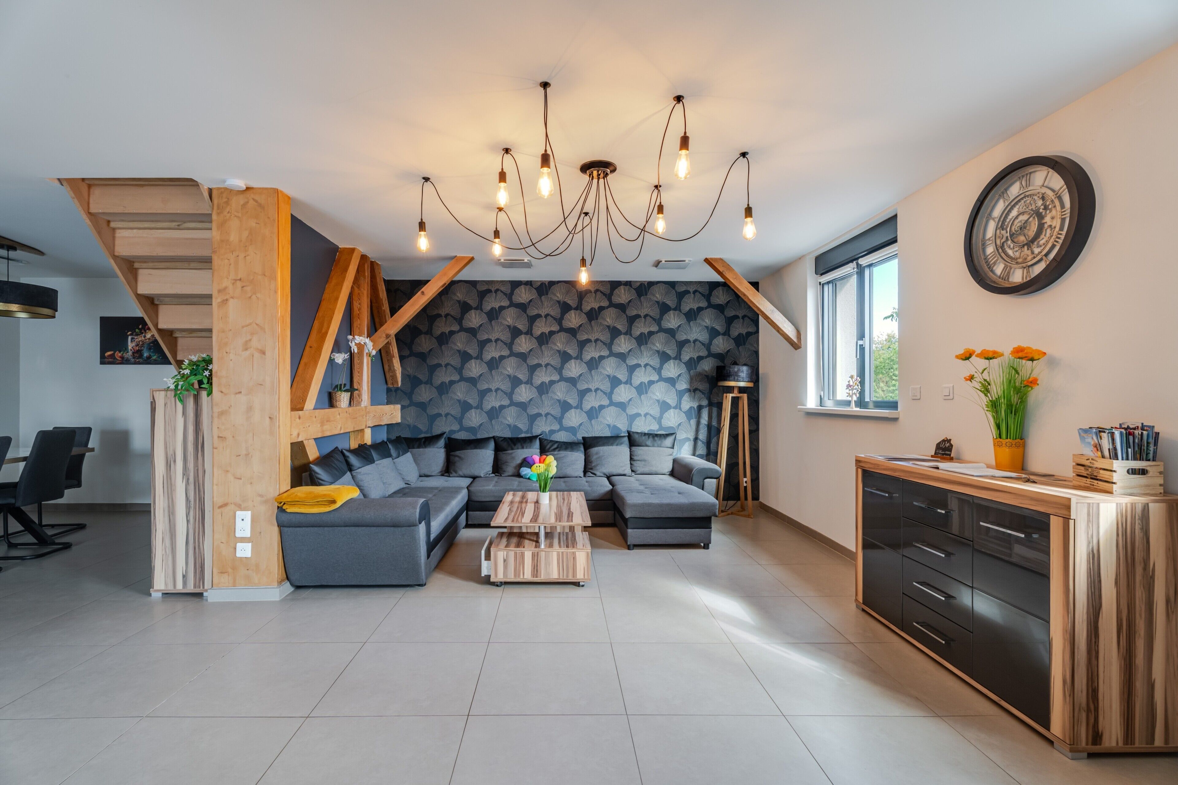 Televisie en een open haard