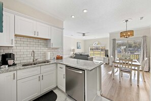 Fridge, microwave, oven, stovetop - Fairway Breeze Retreat with Pond and Golf Views (Myrtle Beach)
