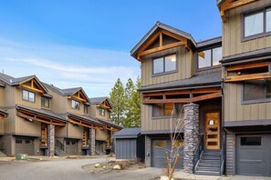 Exterior - 3BR Chef Kitch GameRM BBQ Steps to Hike Bike Golf Spa (Cle Elum)