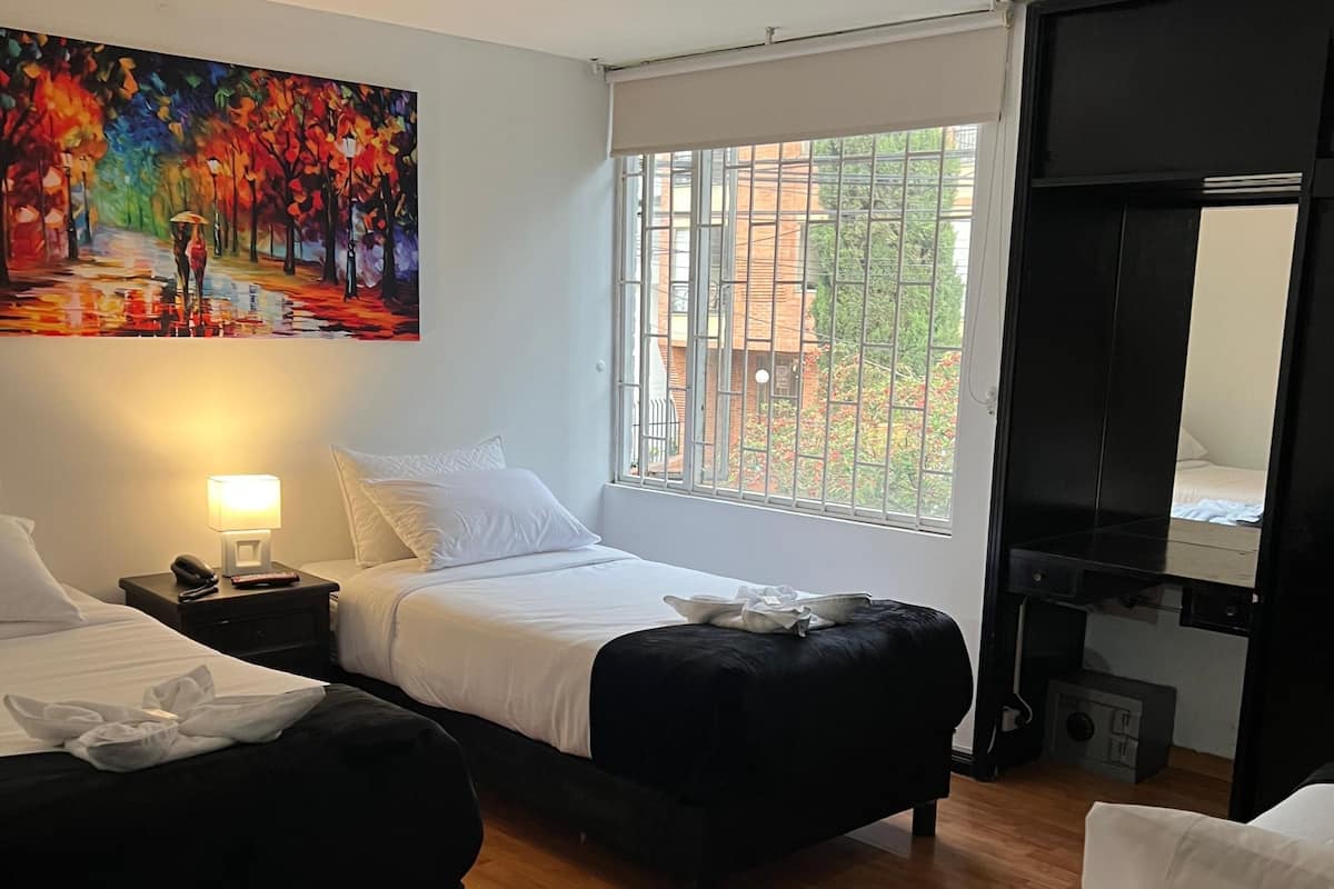 Deluxe Triple Room, City View