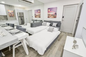 1 bedroom, desk, iron/ironing board, WiFi - ¡De Lujo & Artístico! 4 personas + GYM + Cama King (Monterrey)