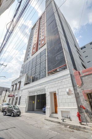 Exterior - ¡A pasos de la Macroplaza! Alberca y Gimnasio (Monterrey)