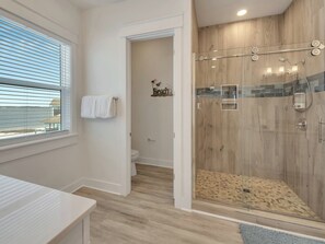 Bathroom - Stunning 4 br/ 5 bath Navarre Beach Home with waterfront access (Navarre Beach)