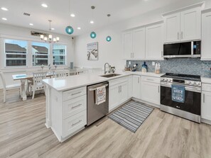 Fridge, microwave, stovetop, coffee/tea maker - Stunning 4 br/ 5 bath Navarre Beach Home with waterfront access (Navarre Beach)