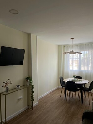 Dining - Vrbo Property (Platja de Puçol)