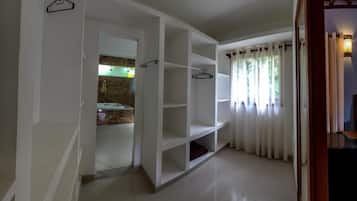 Firemannsrom – deluxe, balkong, hageutsikt | Innvendig