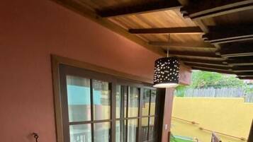 Familie-bungalow, lanai | Spiseområde