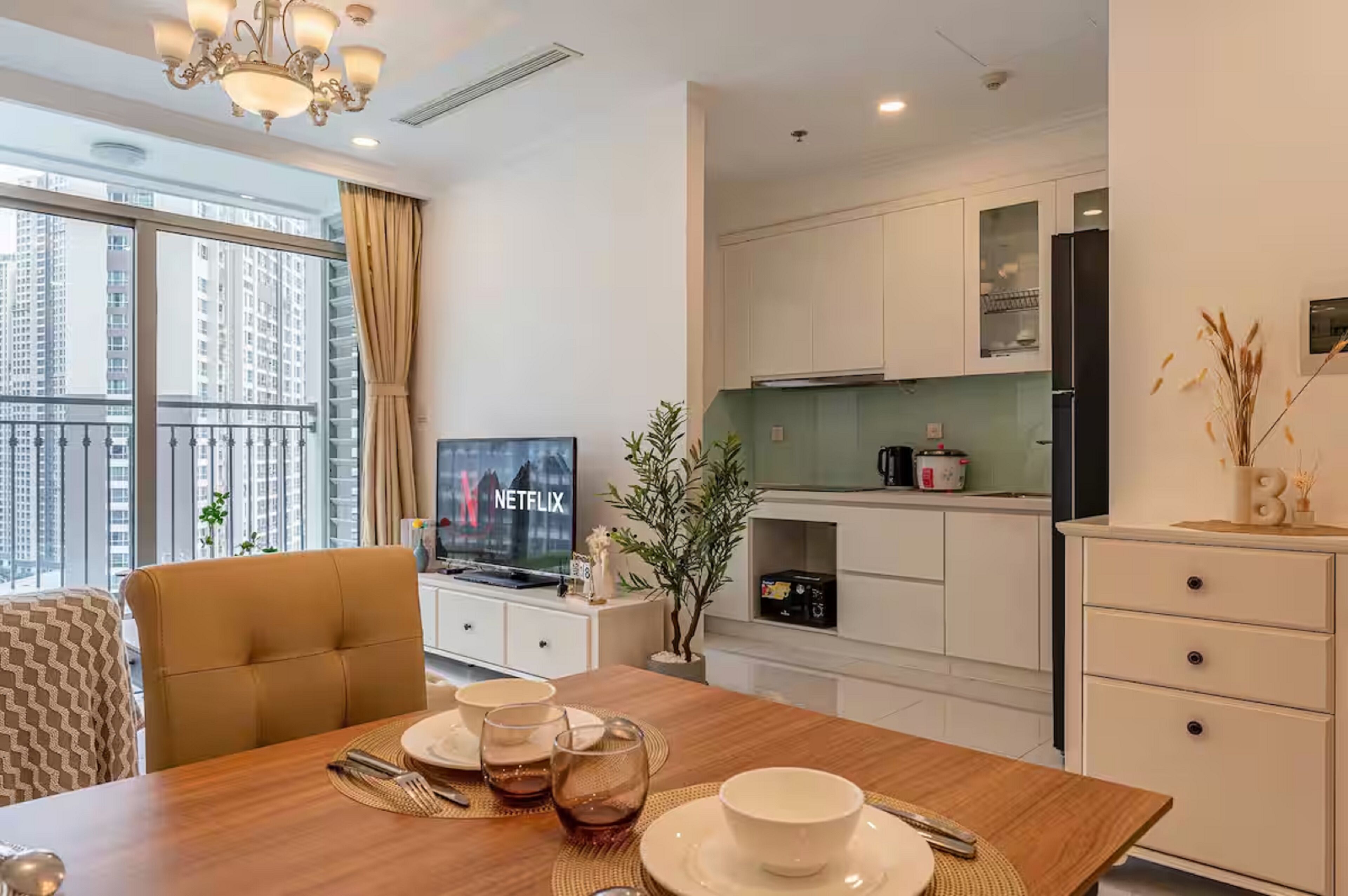 Luxury Apartment, 2 Bedrooms, Kitchen, City View | Interior