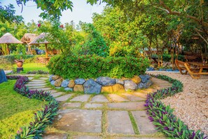 Garden - Sea Eagle Oceanfront (Kutani)