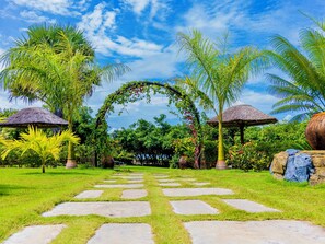 Garden - Sea Eagle Oceanfront (Kutani)