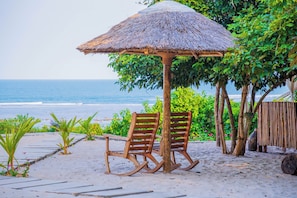 Beach - Sea Eagle Oceanfront (Kutani)