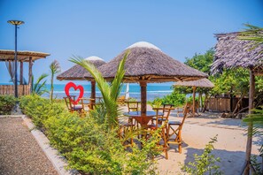 Exterior - Sea Eagle Oceanfront (Buuni)