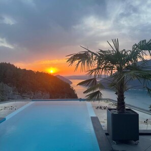 Pool - Vrbo Property (Emmetten)