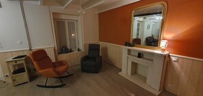 Interior - Beautiful typical Brittany house overlooking the Bay of Morlaix. (Plouezoc'h)