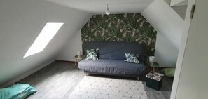 Smart TV - Beautiful typical Brittany house overlooking the Bay of Morlaix. (Plouezoc'h)
