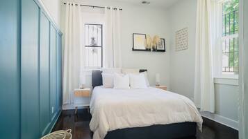 2 bedrooms, desk, iron/ironing board, free WiFi