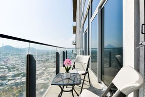 Terrace/patio - ¡De Lujo en Zona Sur! 4 camas + Wifi 5ppl 2BR|1br (Monterrey)