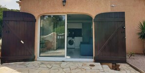 Exterior - Aromella (Grosseto-Prugna)