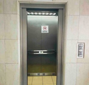 Interior - Overlooking Zona Rosa, San Benito, 3 Room, Condo (San Salvador)