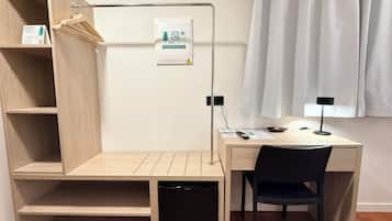 Standard tvåbäddsrum - utsikt mot staden