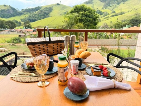Tempat makan luar