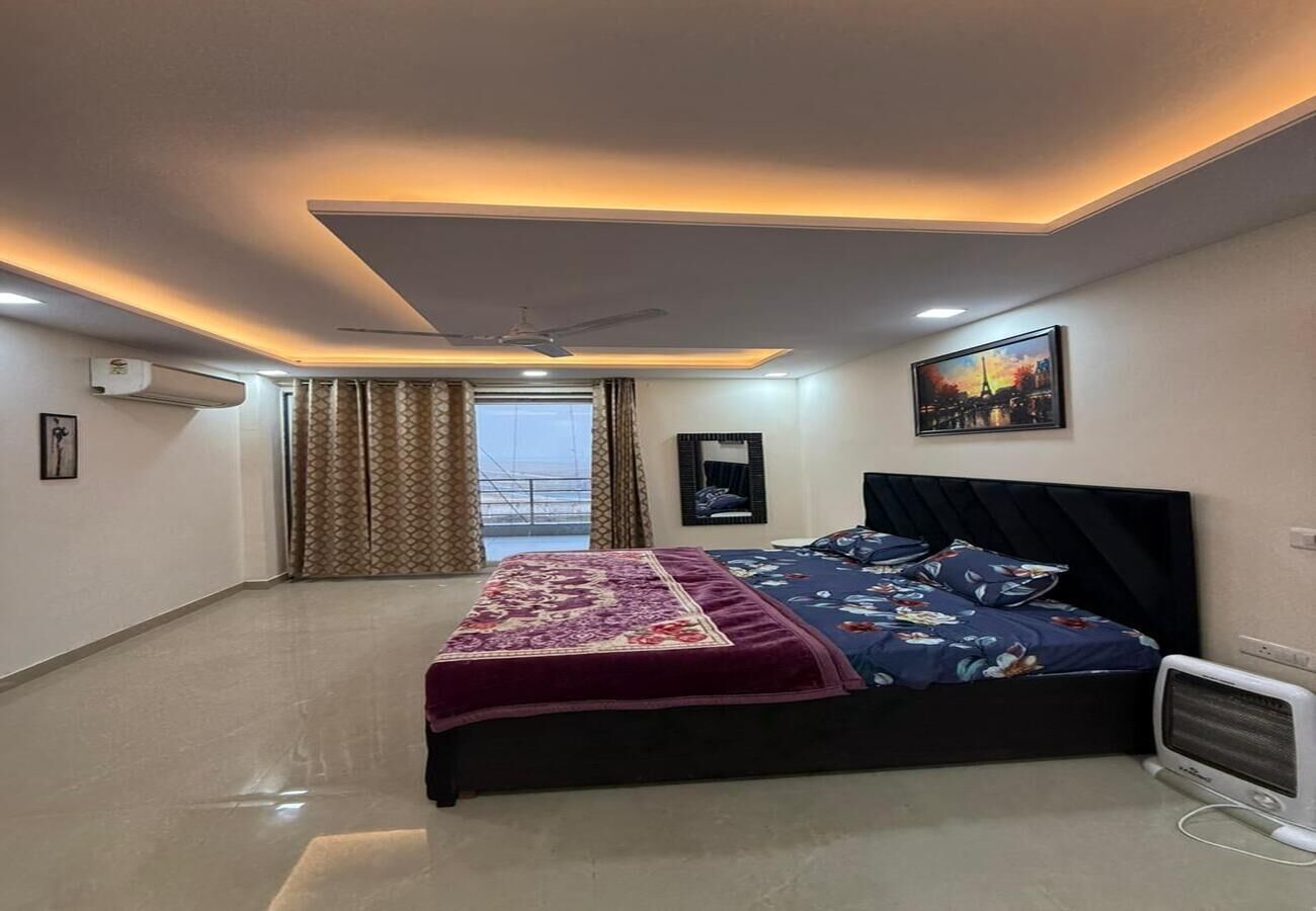 Deluxe Room, City View