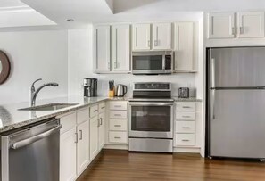 Microwave, oven, stovetop, dishwasher - Ocean Oak Resort! Two-bedroom condo on the beach with oceanfront pool! (Hilton Head Island)