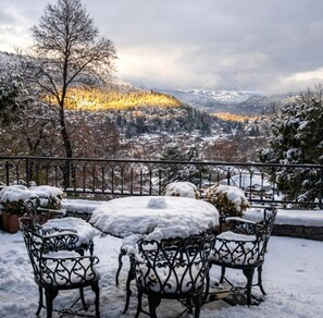 Outdoor dining - HOTEL PARAISO CASA DE MONTAÑA (San Martin de los Andes)