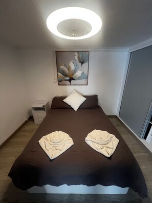 Iron/ironing board, WiFi, bed sheets - Serenity Apartment (Funchal)