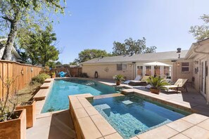 Pool - Family Fun! Hot tub, Pool, Billiards, Gazeb (Richland Hills)