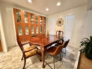 Dining - Family Fun! Hot tub, Pool, Billiards, Gazeb (Richland Hills)