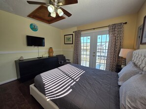WiFi, bed sheets - On the Canal, Dog Friendly, Near the Beach! (Galveston)
