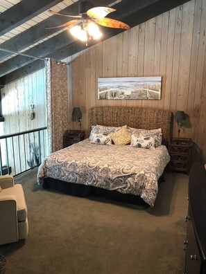 1 bedroom, iron/ironing board, WiFi, bed sheets - Venice Island Sunset Villa on the Gulf (Venice)