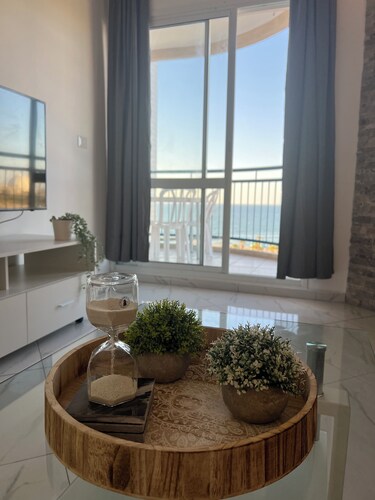 Beautiful Sea View Apartment in Ashkelon
