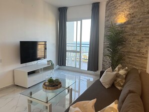 Living area - Beautiful Sea View Apartment in Ashkelon (Ashkelon)
