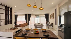 Interior - Private pool VIlla in Pattaya central near walking street 7BR luxury pool table (Muang Pattaya)
