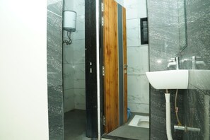 Kamar Quadruple Deluks, balkon | Kamar mandi