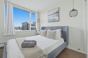 Iron/ironing board, free WiFi, bed sheets